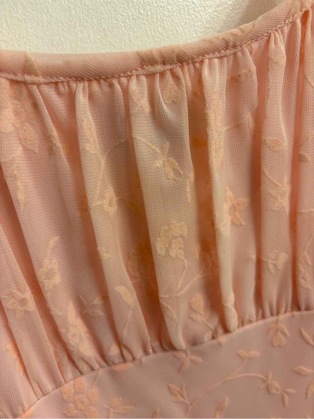 Delicate Velour Dress in Light Rose - Picture 4 of 11